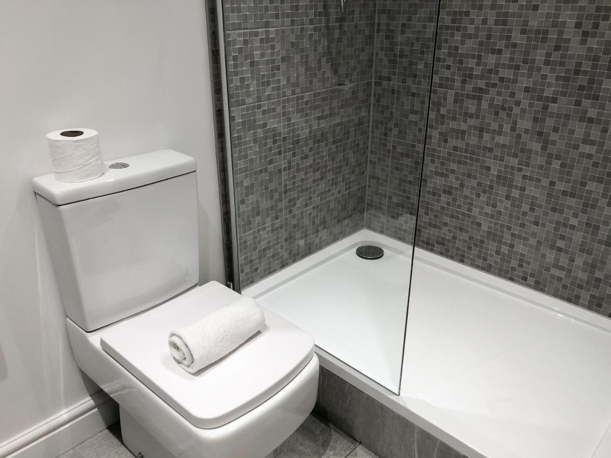10Min To City - Free Parking - Private Studio - Contractor Friendly マンチェスター エクステリア 写真